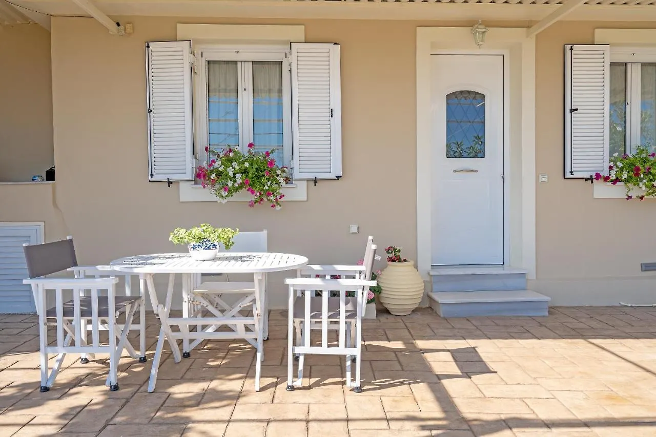 Marios Villas Poros