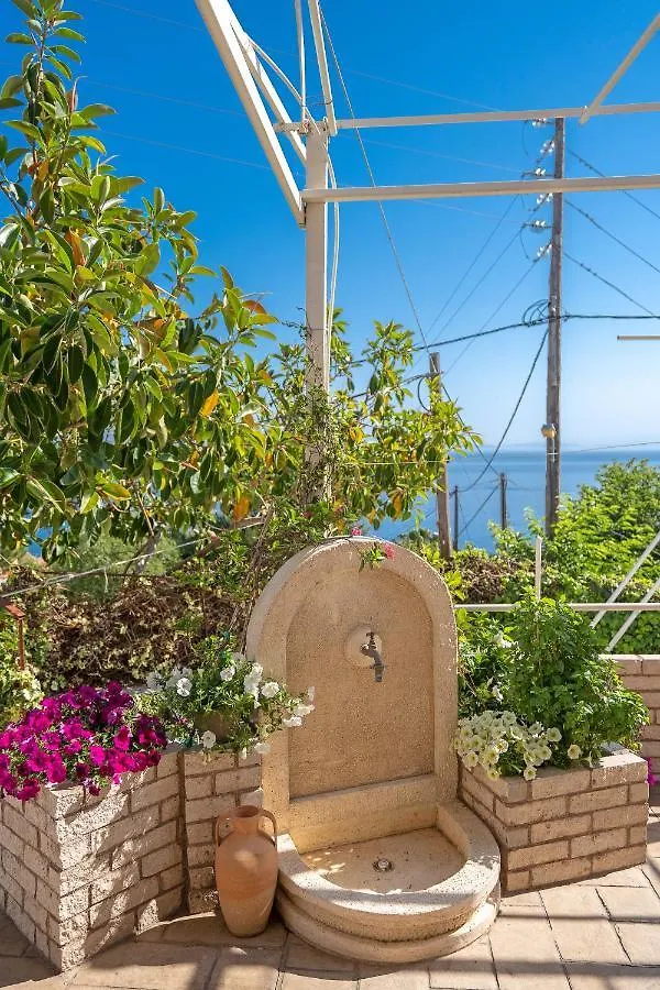 Marios Villas Poros